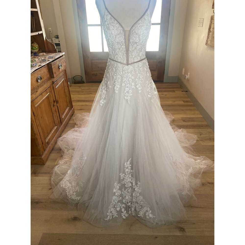 Morilee Madeline Gardner NWT Floral Tulle Wedding Dress V-Neck Cathedral Train 4